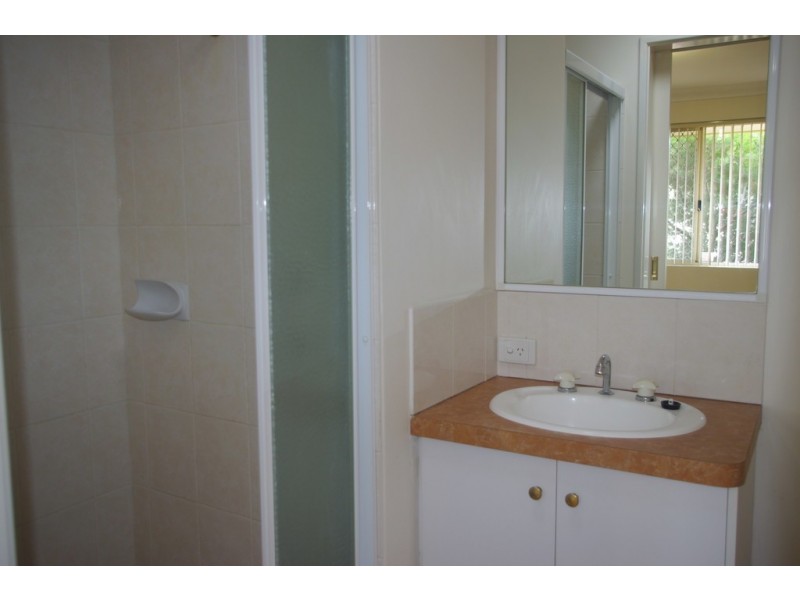 8 / 9 Lansing Street, Queens Park WA 6107