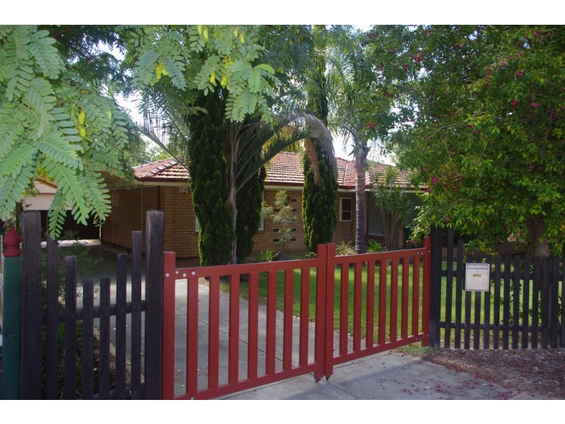 18 Boulder St, Bentley WA 6102