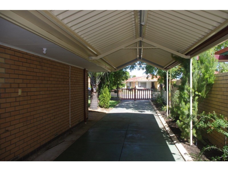 18 Boulder St, Bentley WA 6102