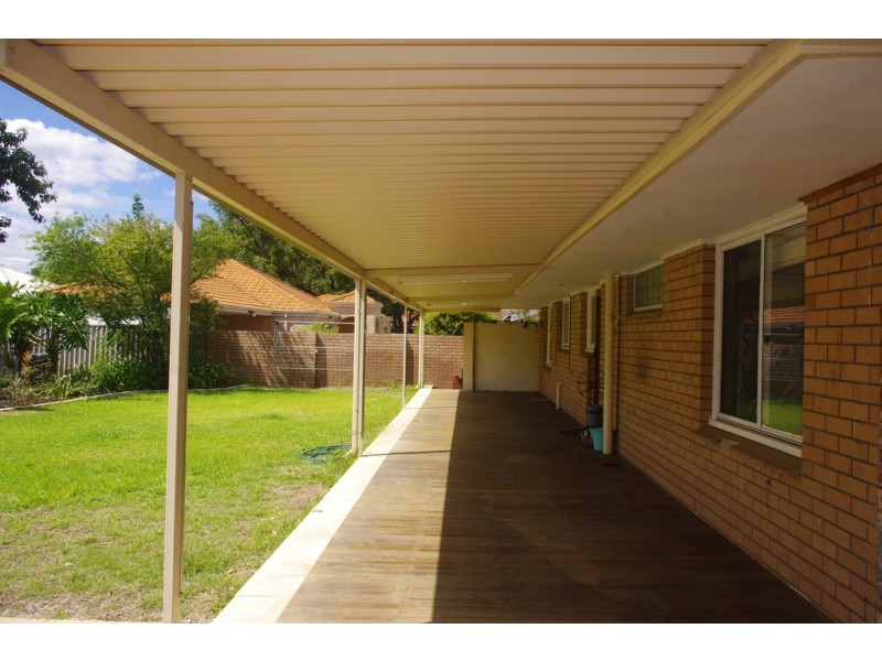 18 Boulder St, Bentley WA 6102