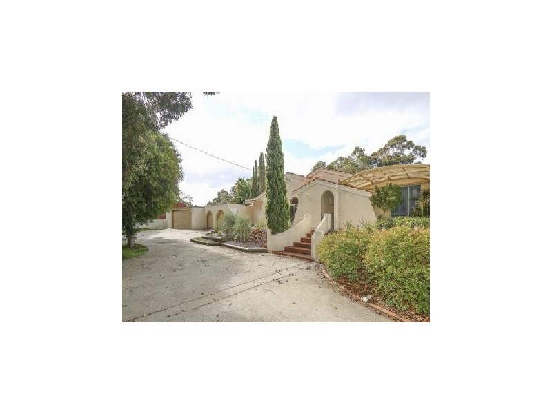 6 Moingup Street, Lesmurdie WA 6076