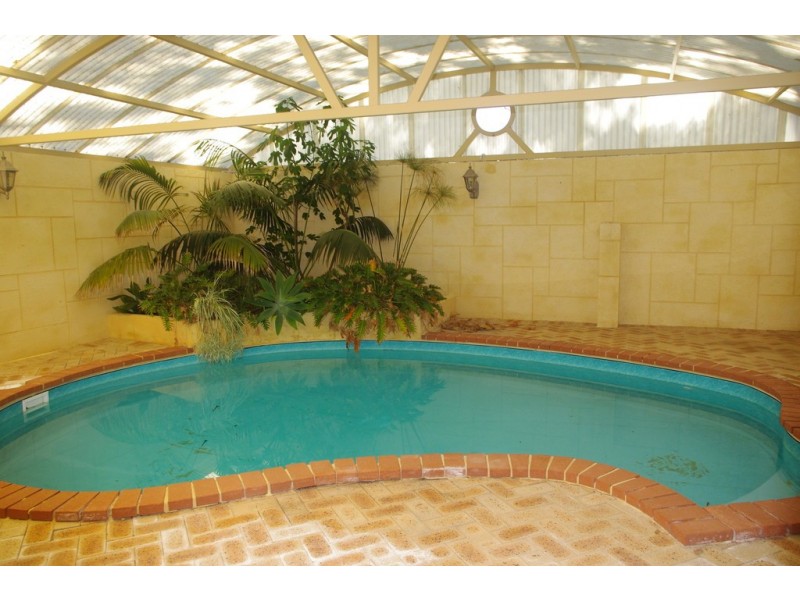 6 Moingup Street, Lesmurdie WA 6076