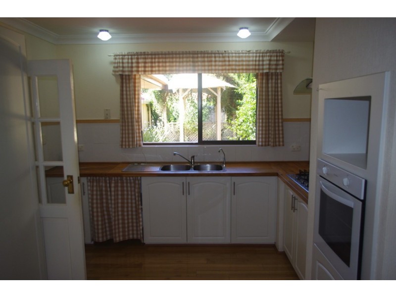 6 Moingup Street, Lesmurdie WA 6076