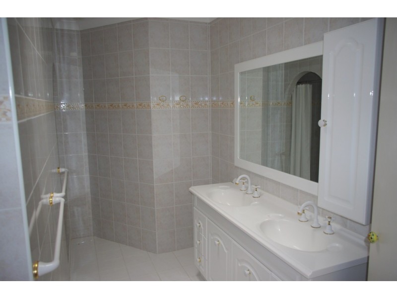 6 Moingup Street, Lesmurdie WA 6076