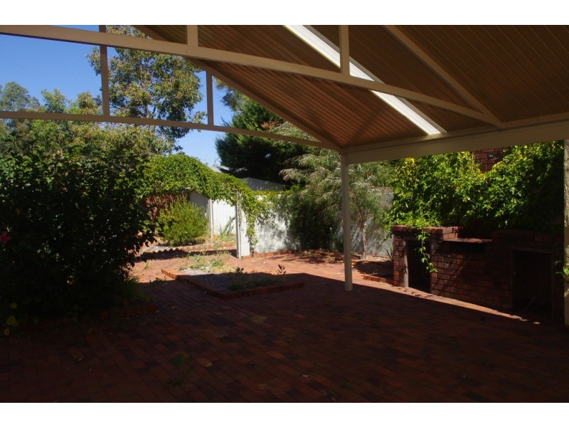 6 Moingup Street, Lesmurdie WA 6076