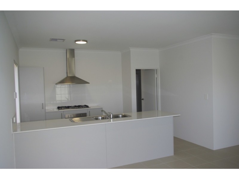 14 Ontario Grove, Success WA 6164