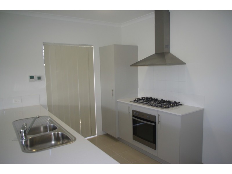 14 Ontario Grove, Success WA 6164