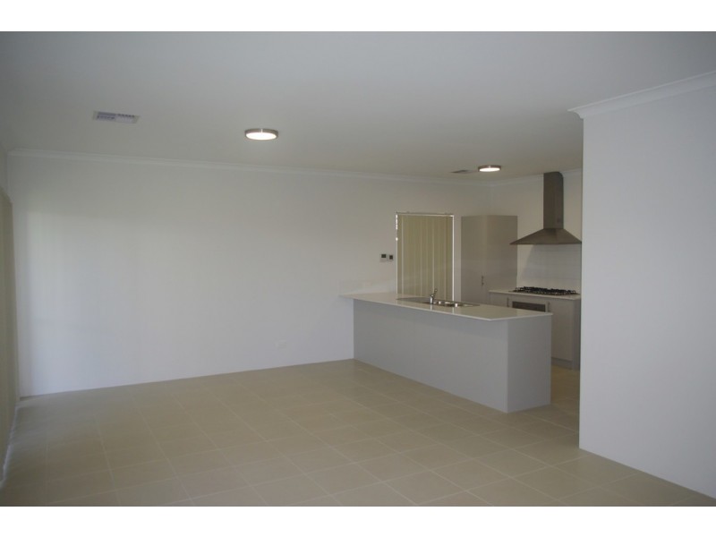 14 Ontario Grove, Success WA 6164