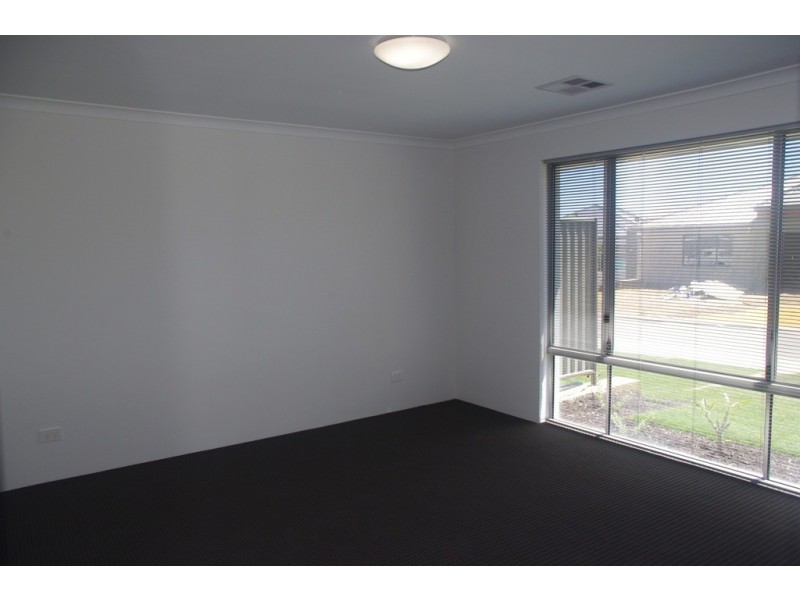 14 Ontario Grove, Success WA 6164