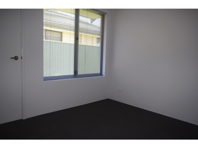 14 Ontario Grove, Success WA 6164