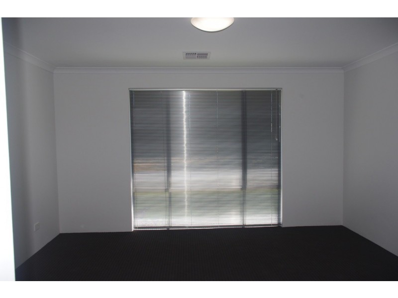 14 Ontario Grove, Success WA 6164