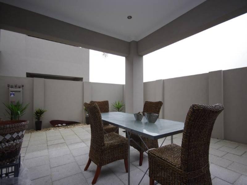 1C Hancock St, Nollamara WA 6061