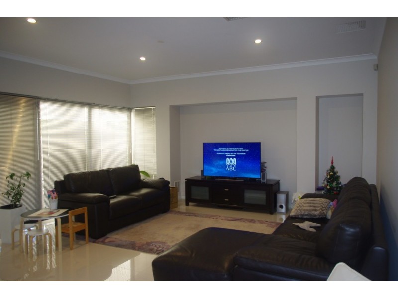 14 McKim Street, Canning Vale WA 6155