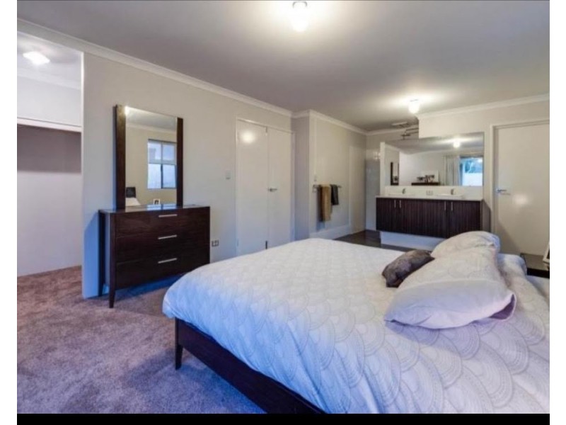 20 Elkhorn Ave, Southern River WA 6110