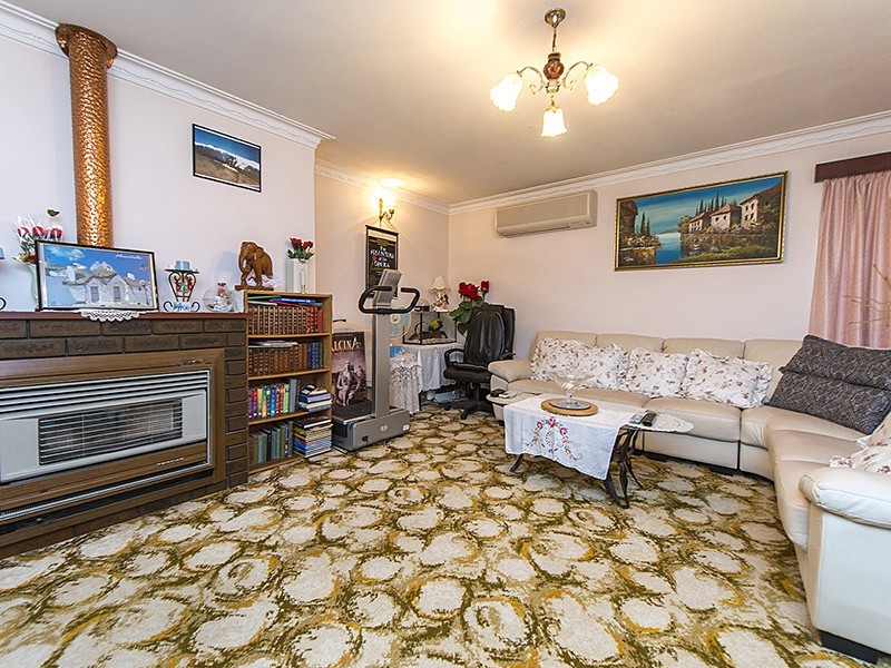 9 and 11 Limbee Glade, Huntingdale WA 6110