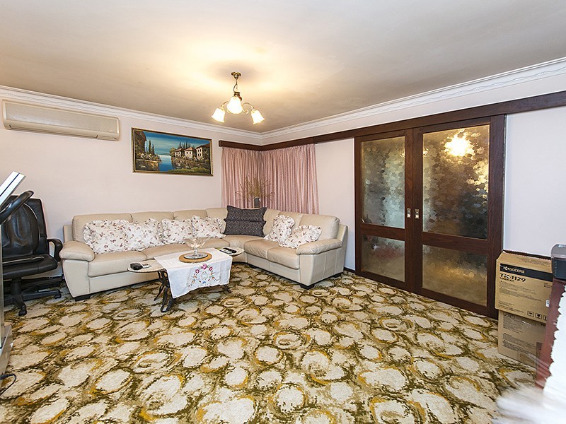 9 and 11 Limbee Glade, Huntingdale WA 6110