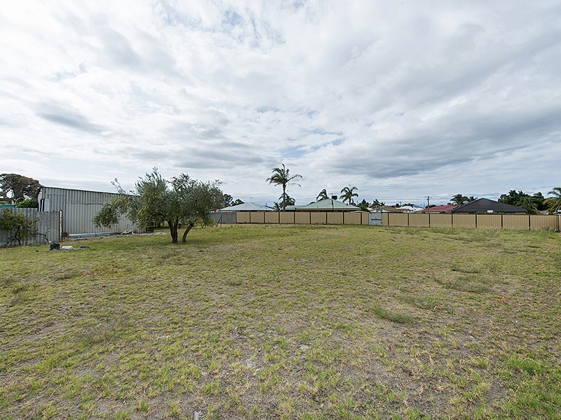 9 and 11 Limbee Glade, Huntingdale WA 6110