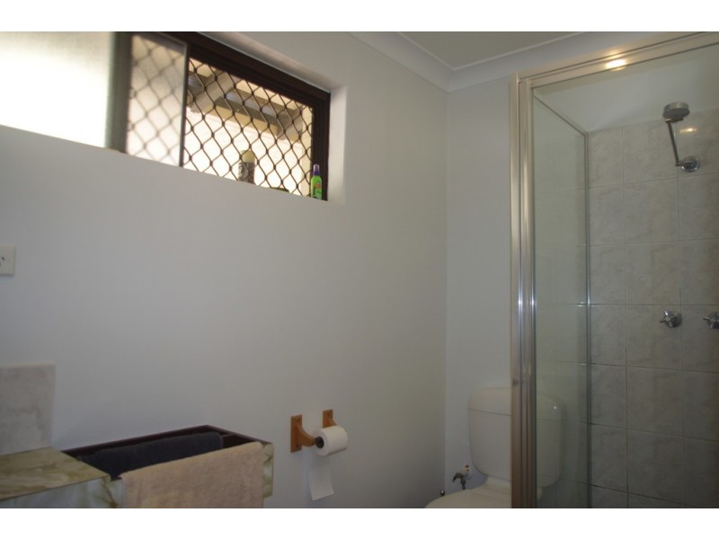 4/1 Tricia Crt, Shelley WA 6148