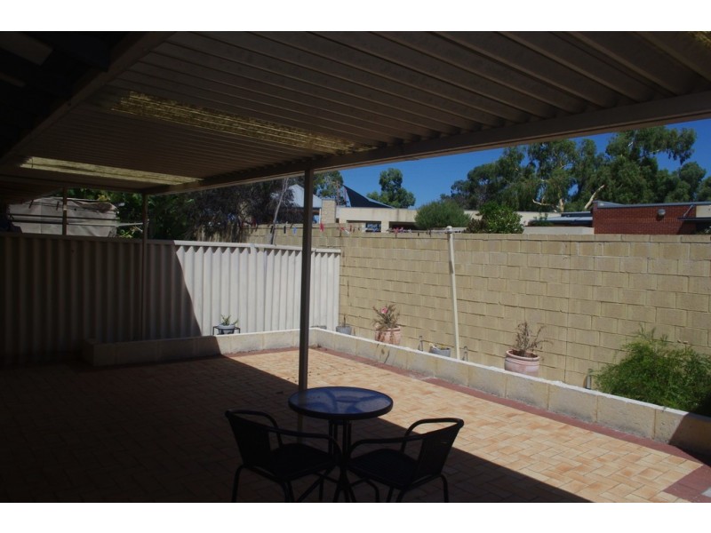 4/1 Tricia Crt, Shelley WA 6148