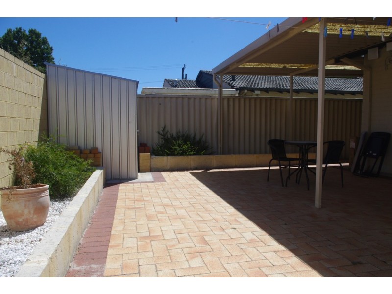 4/1 Tricia Crt, Shelley WA 6148