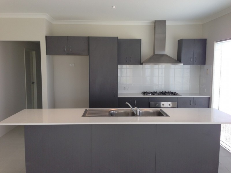 10 Barro Bend, Yanchep WA 6035