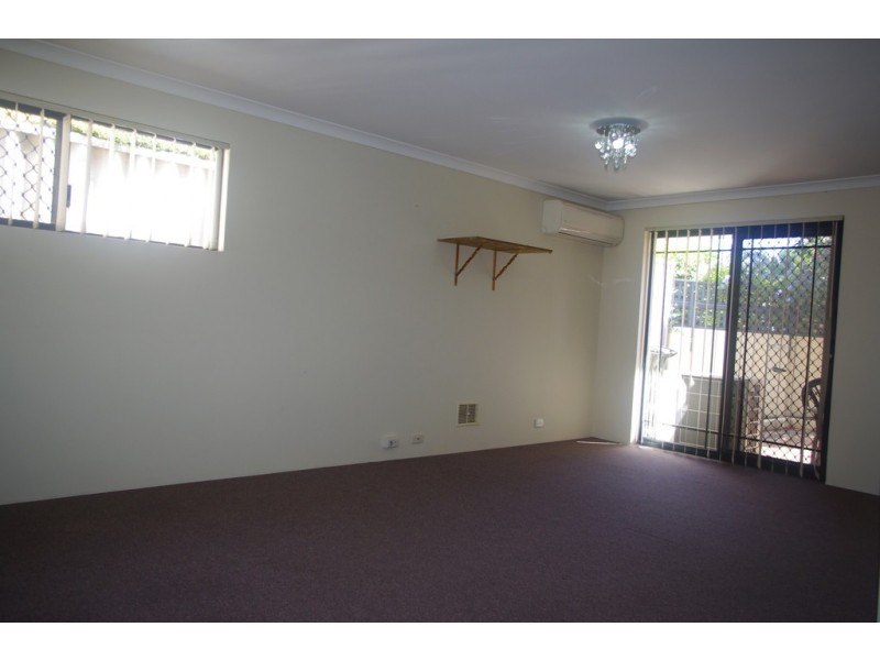 10/2 Boundary Rd, St James WA 6102