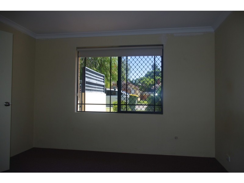 10/2 Boundary Rd, St James WA 6102