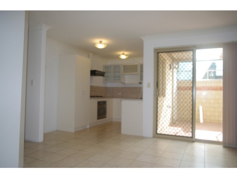 1/34 Camberwell St, Beckenham WA 6107