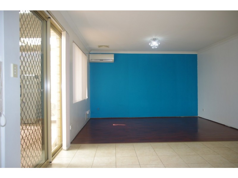 1/34 Camberwell St, Beckenham WA 6107