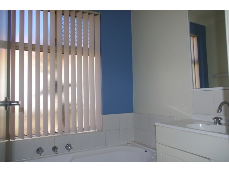 1/34 Camberwell St, Beckenham WA 6107