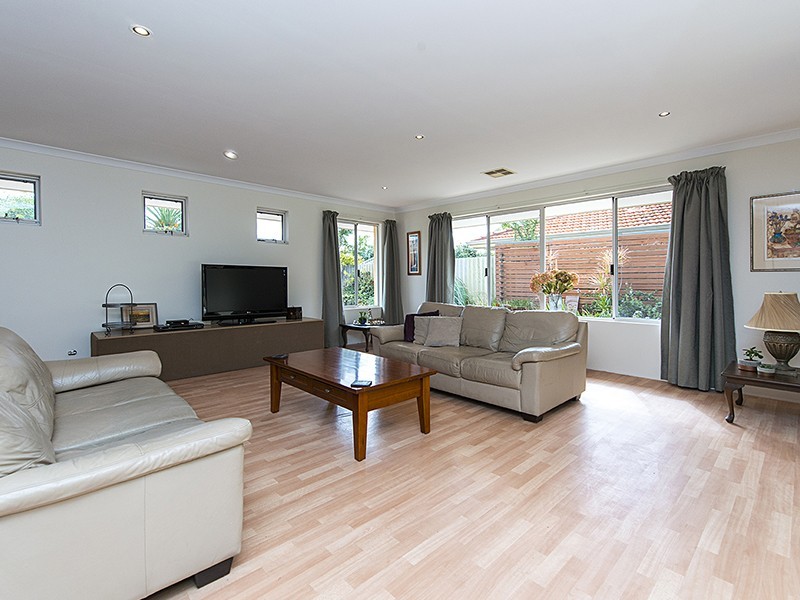 16 London Way, Bateman WA 6150