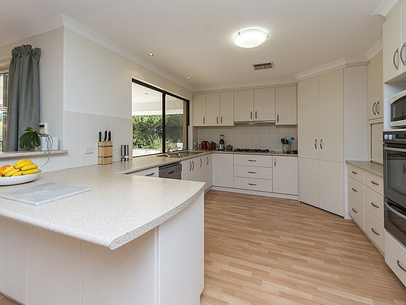 16 London Way, Bateman WA 6150