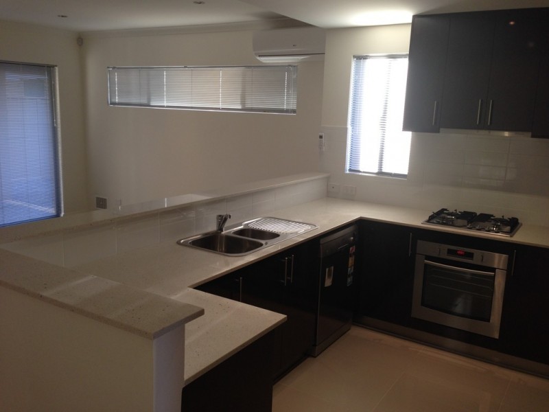 6C Gibb Cres, Westminster WA 6061