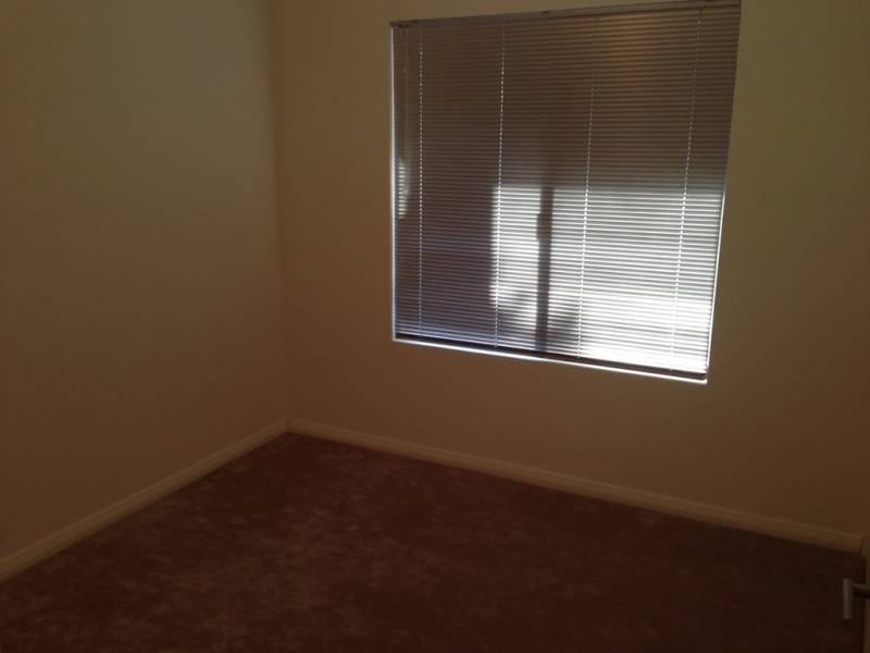 6C Gibb Cres, Westminster WA 6061