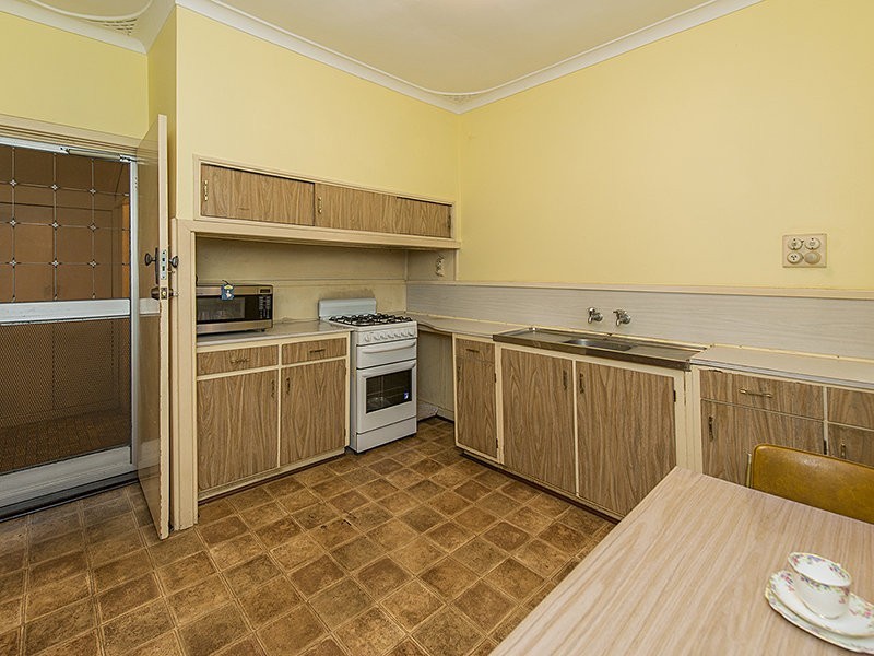 230 Rutland Avenue, Carlisle WA 6101