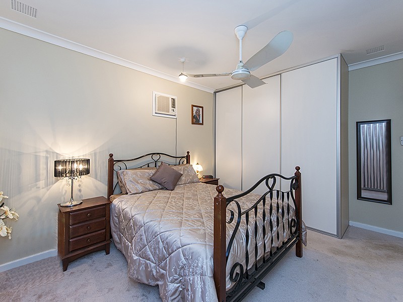 20 Crellin Way, Cloverdale WA 6105