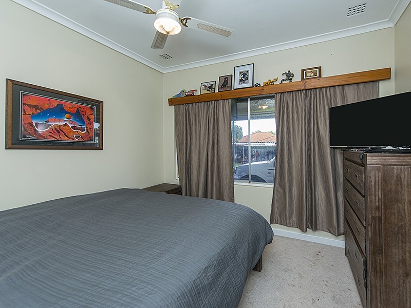 20 Crellin Way, Cloverdale WA 6105