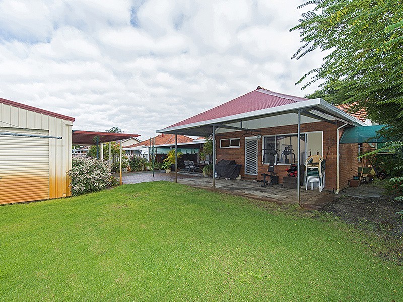 20 Crellin Way, Cloverdale WA 6105