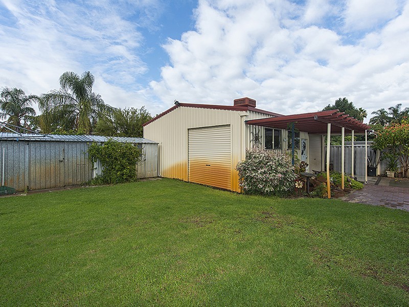 20 Crellin Way, Cloverdale WA 6105