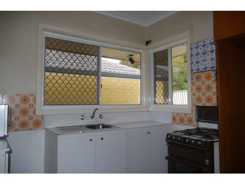 190 Manning Rd, Wilson WA 6107