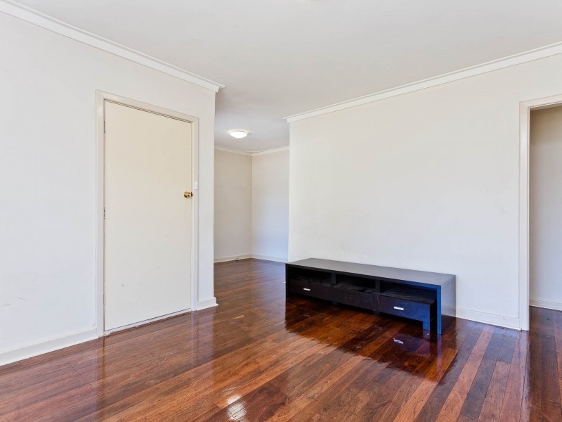 27 Connaught Street, Forrestfield WA 6058