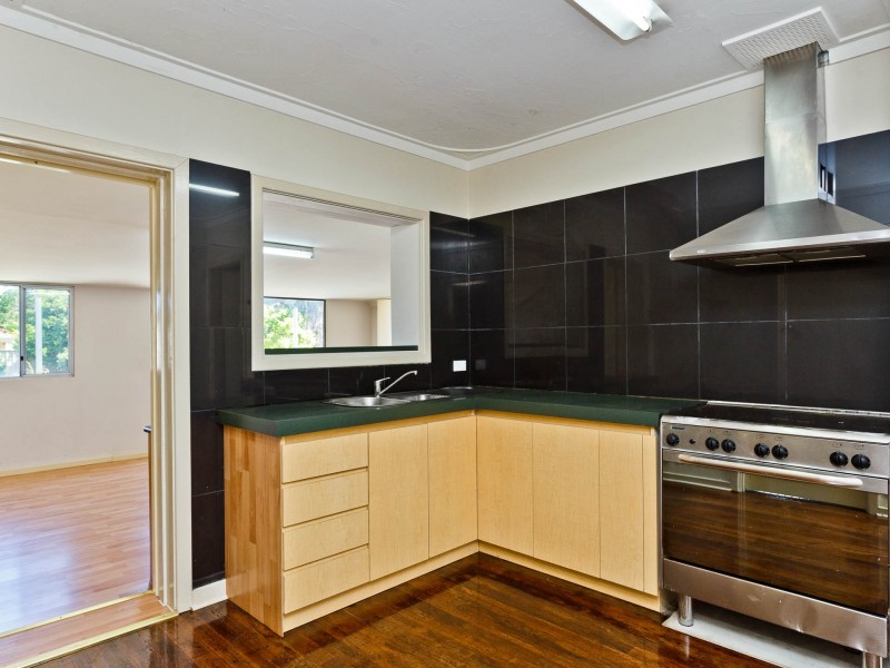 27 Connaught Street, Forrestfield WA 6058