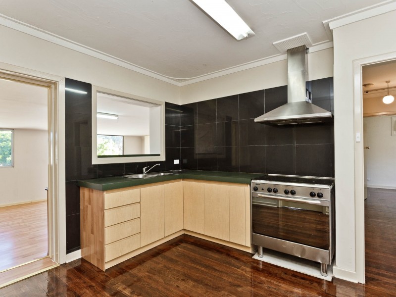 27 Connaught Street, Forrestfield WA 6058