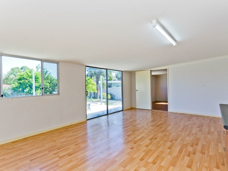 27 Connaught Street, Forrestfield WA 6058