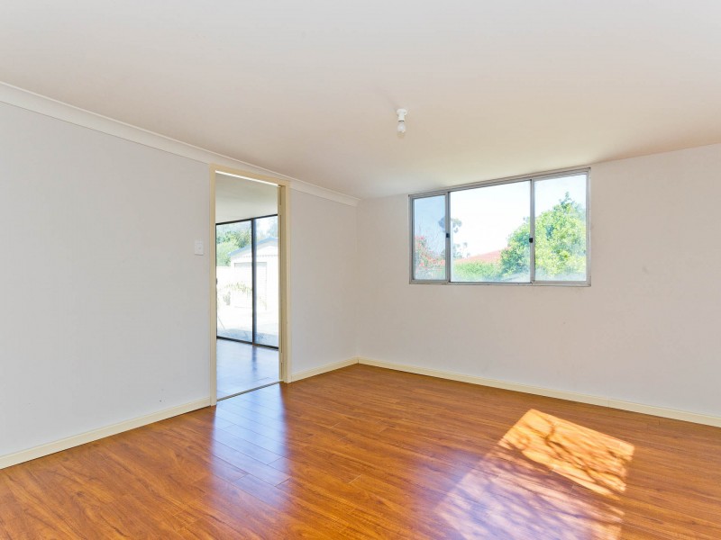 27 Connaught Street, Forrestfield WA 6058