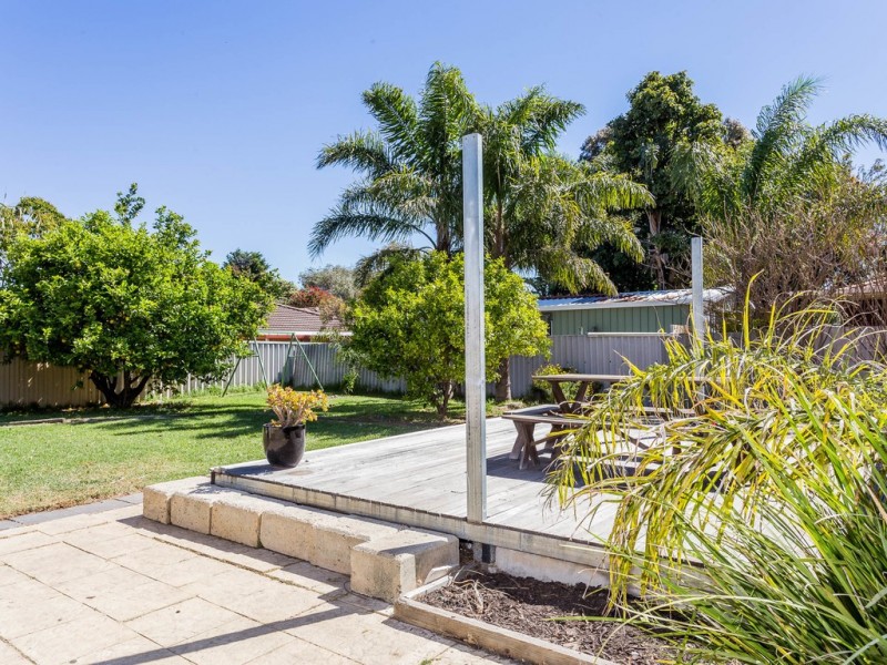 27 Connaught Street, Forrestfield WA 6058
