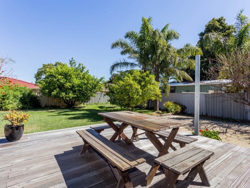 27 Connaught Street, Forrestfield WA 6058