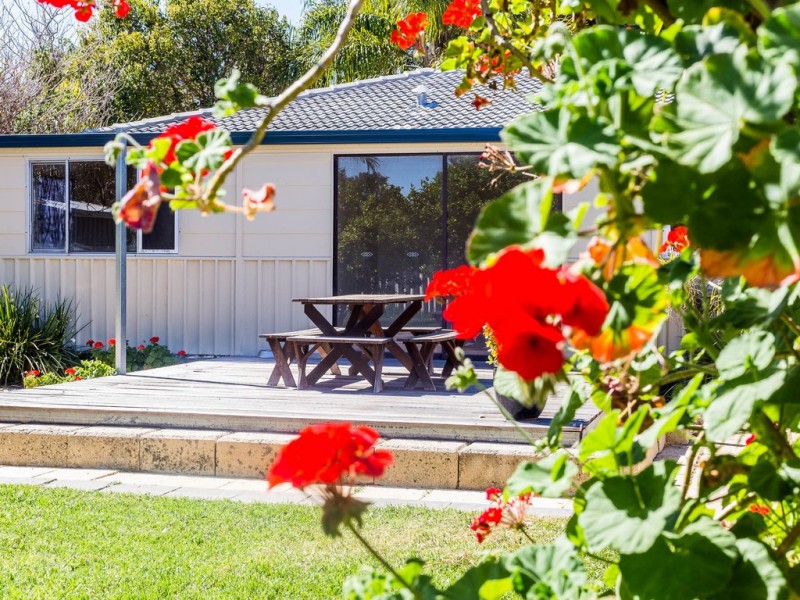 27 Connaught Street, Forrestfield WA 6058