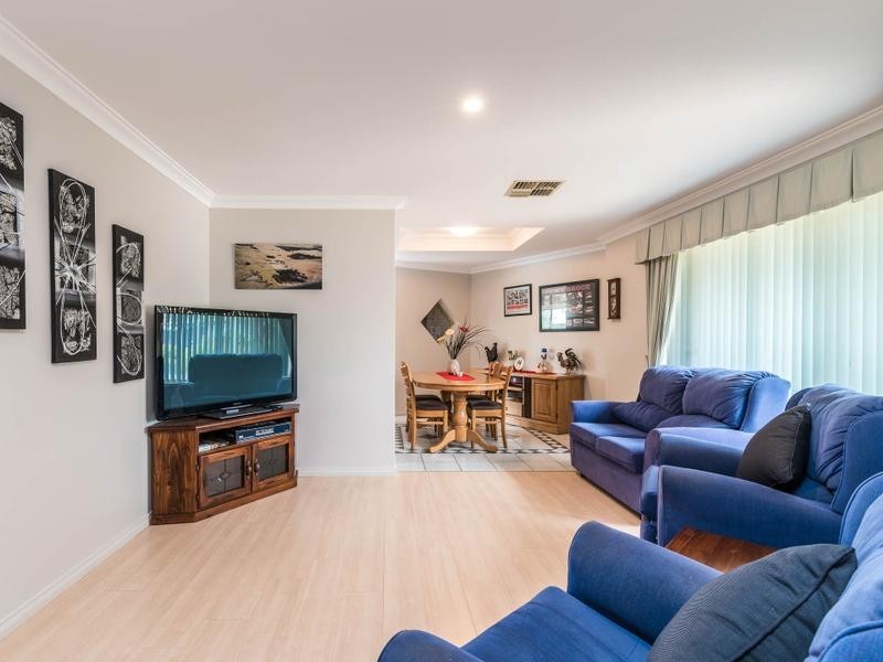 12 Lyonia Court, Forrestfield WA 6058