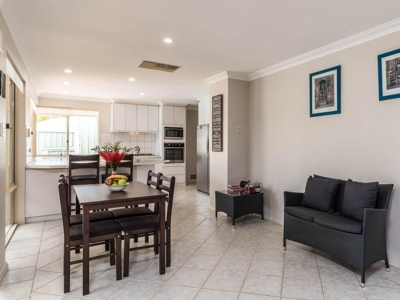 12 Lyonia Court, Forrestfield WA 6058